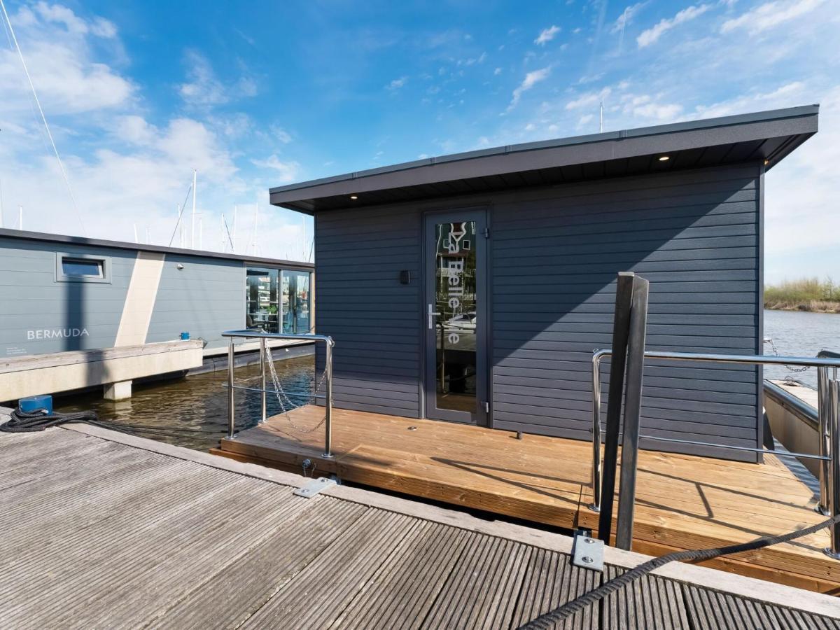Beautiful Houseboat In Marina Of Volendam Hotel Exterior photo