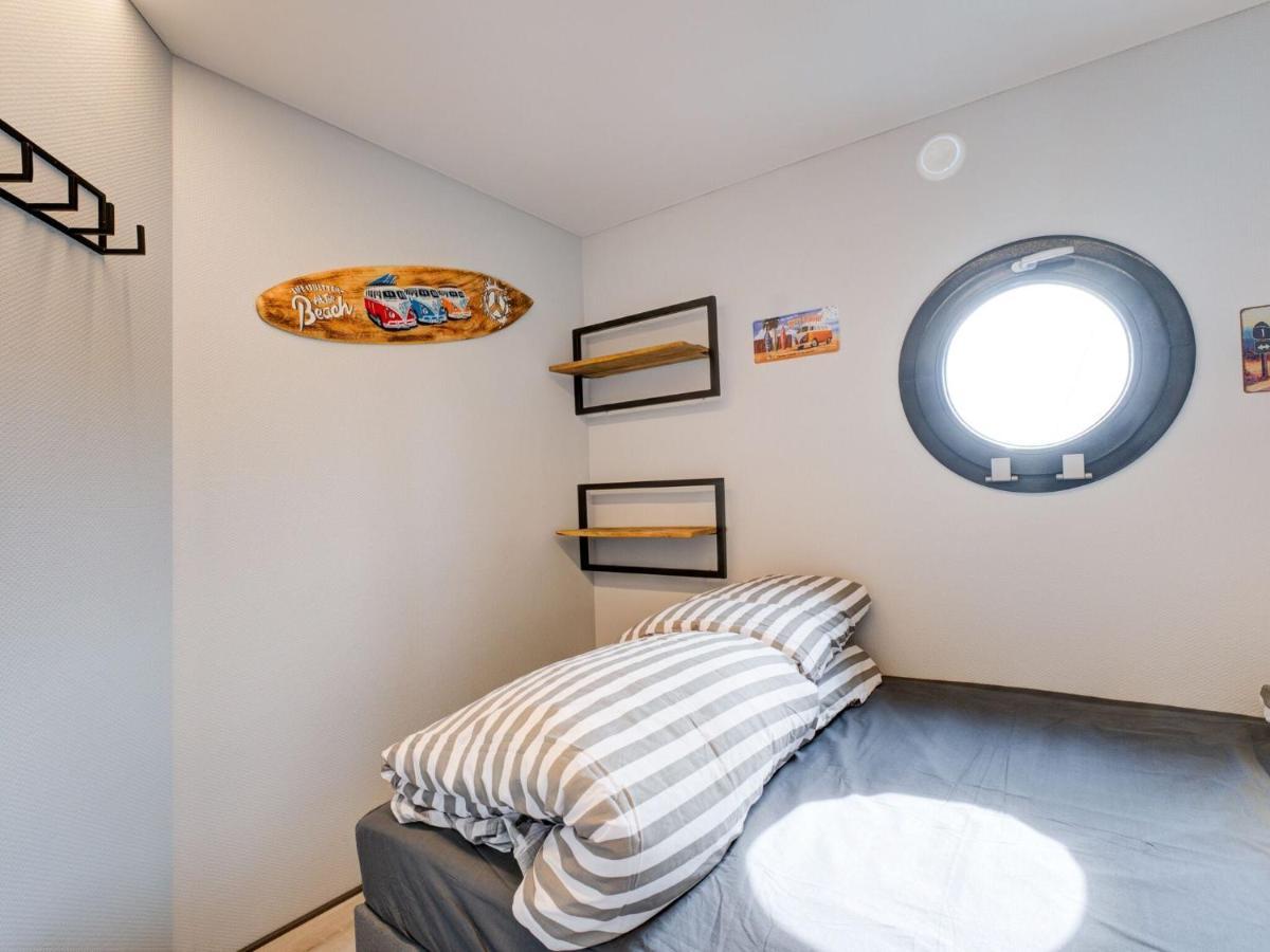 Beautiful Houseboat In Marina Of Volendam Hotel Exterior photo