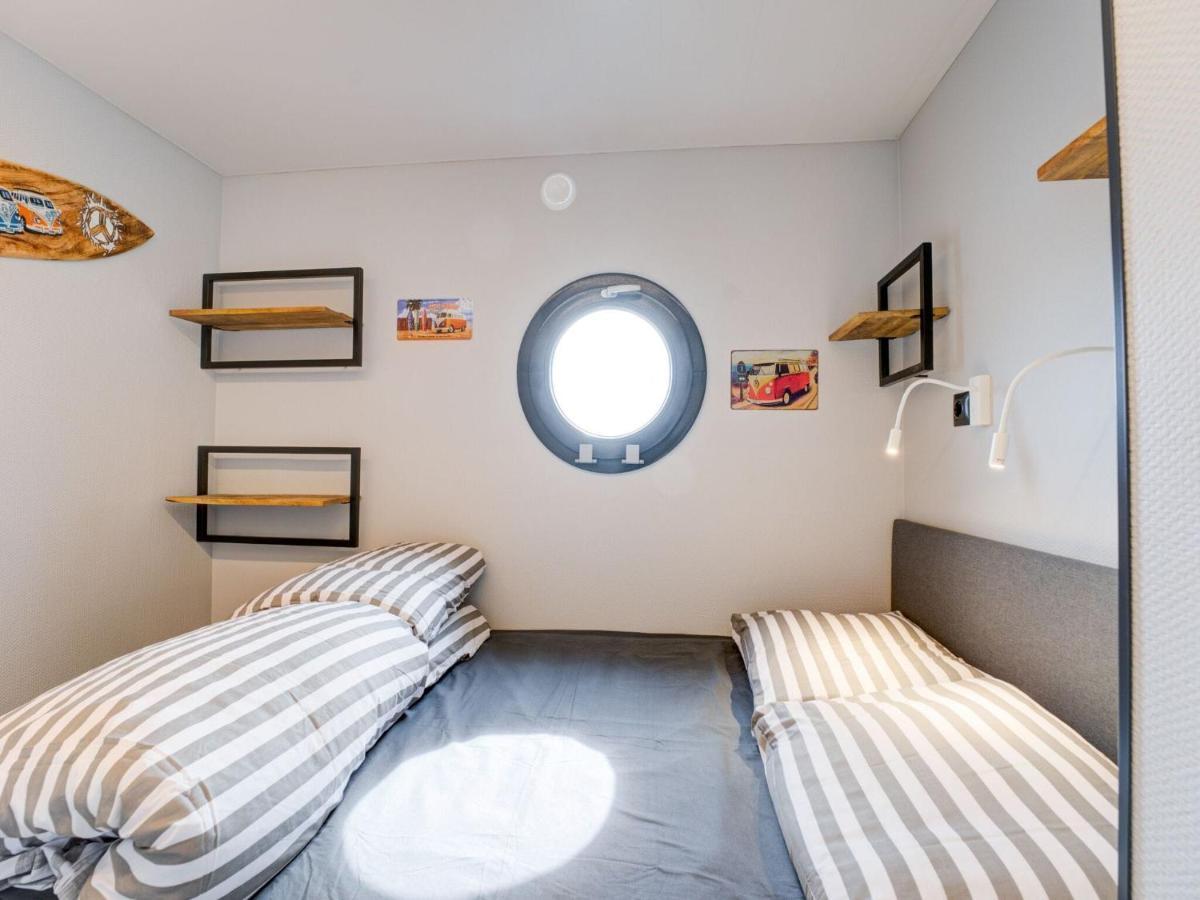 Beautiful Houseboat In Marina Of Volendam Hotel Exterior photo